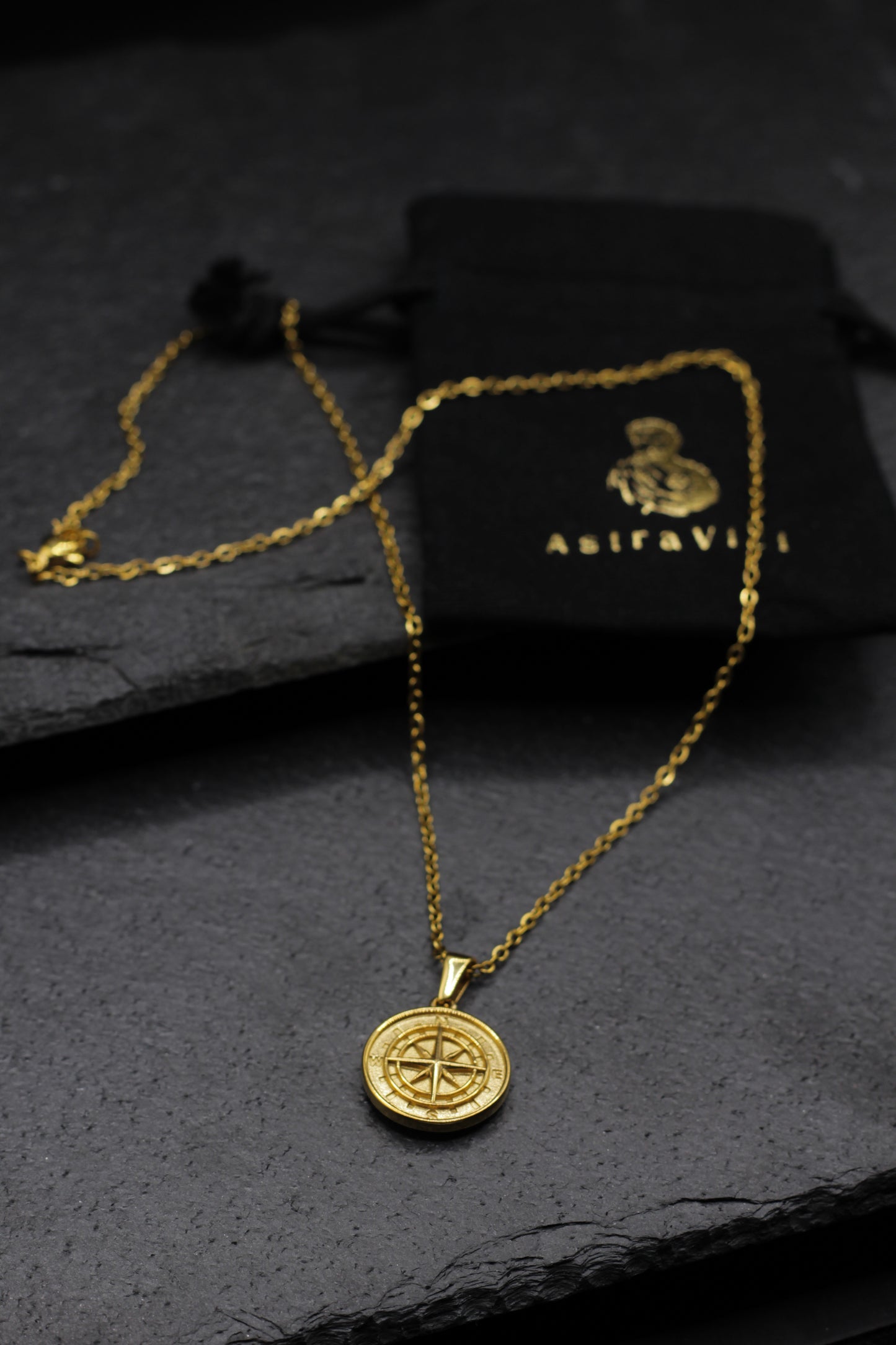 Compass Medallion Necklace - Gold